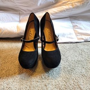 Black velvet platform heels!